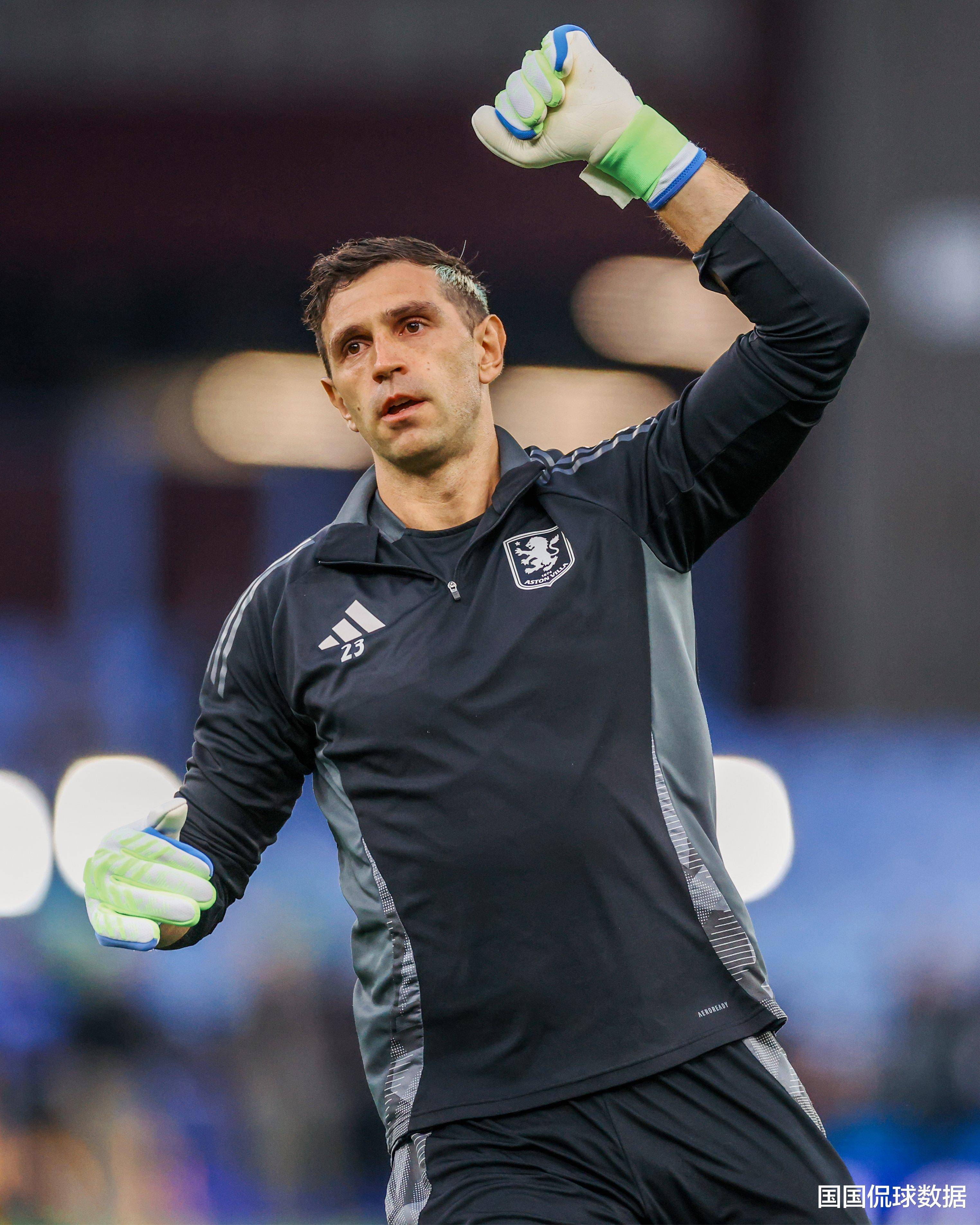 华体会官网包含阿斯顿维拉迎意大利杯关键赛，集结日状态回暖，震撼外界，数据趋势出现新变化的词条